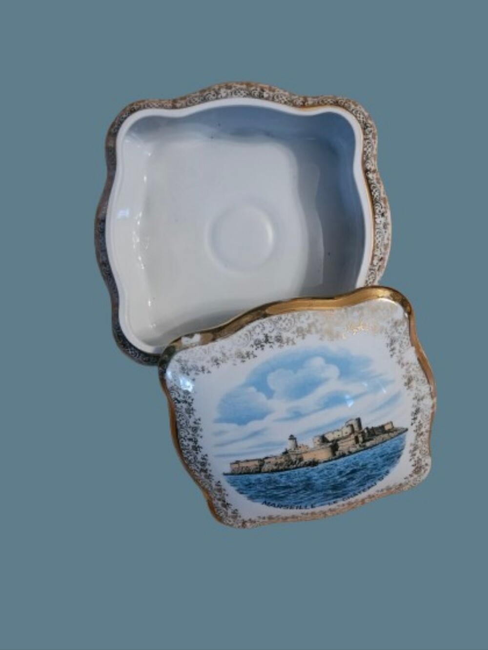 *Limoges France Dresser Box Marseille Château d'If Porcelain Jewelry Casket Box - Picture 3 of 6